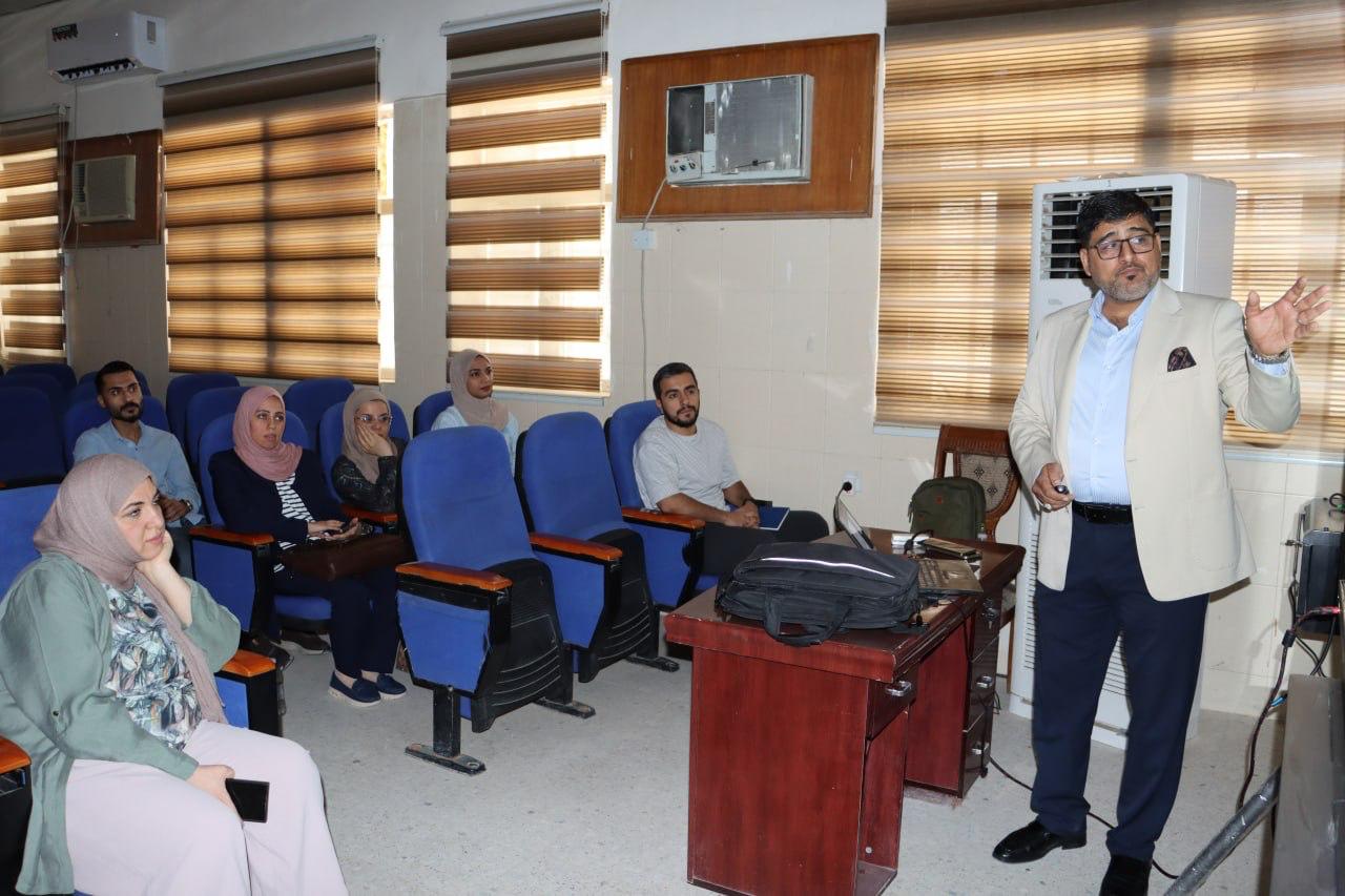 حلقة نقاشية العلاج النانوي المترجم وإيصال الأدوية الموجه - فرع الصيدلانيات كلية الصيدلة جامعة البصرة